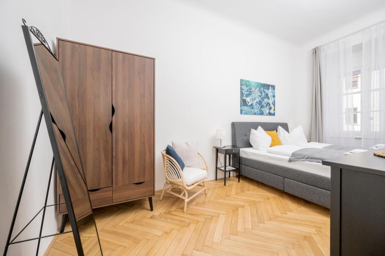 Anna And Friends Apartment Грац Екстериор снимка