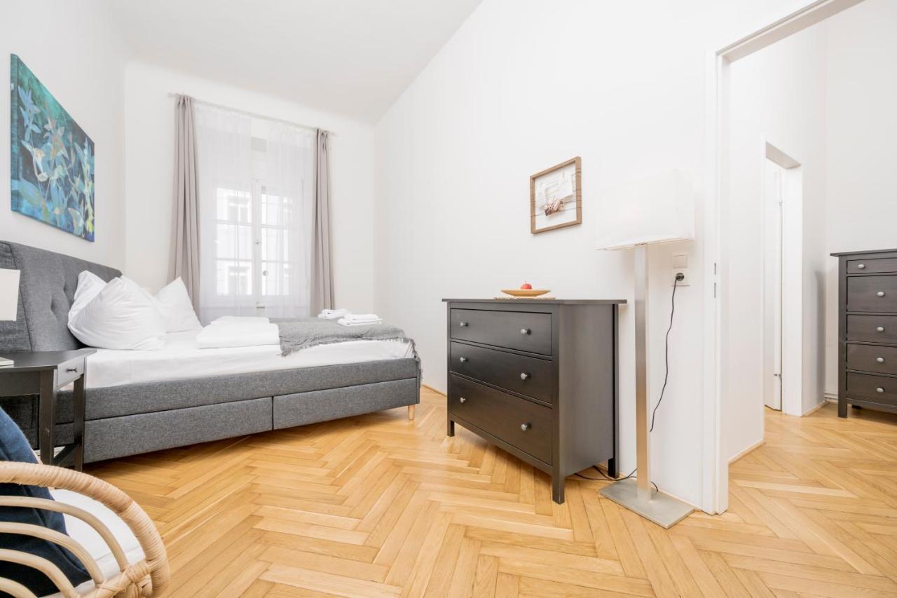 Anna And Friends Apartment Грац Екстериор снимка