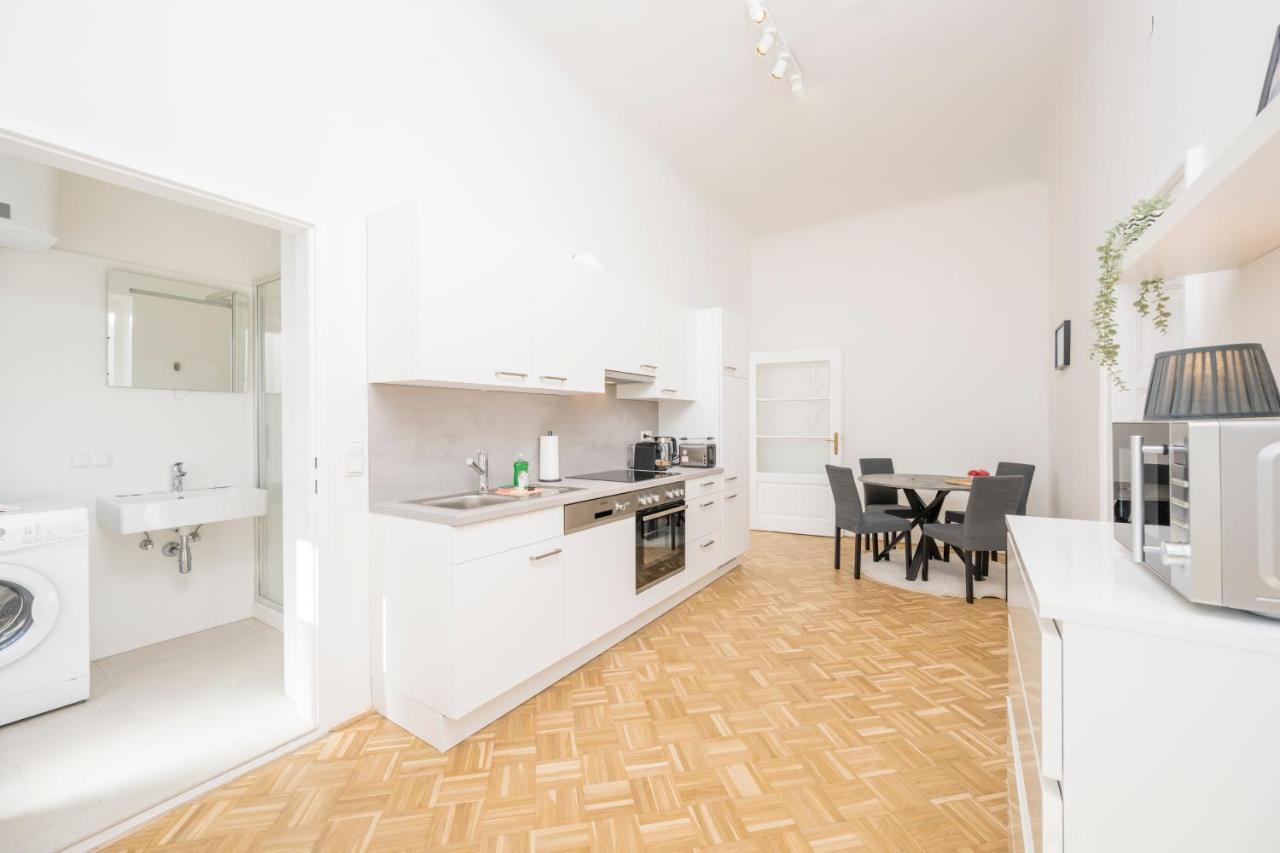 Anna And Friends Apartment Грац Екстериор снимка
